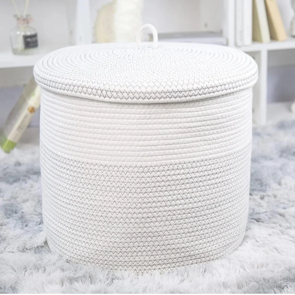 NWOT Woven Basket With Lid For Storage